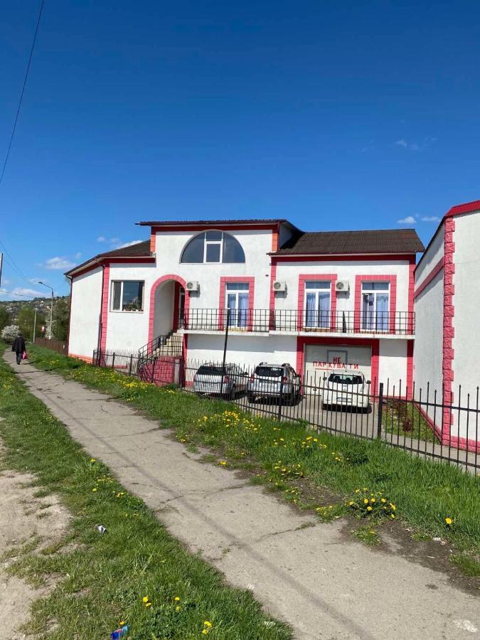 Motel Kalina Chernivtsi Exterior foto
